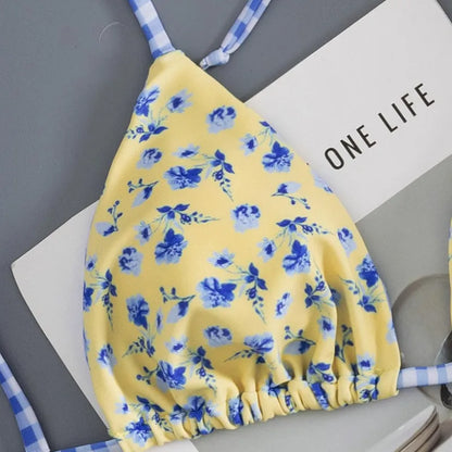 Bikini con patrón de flores