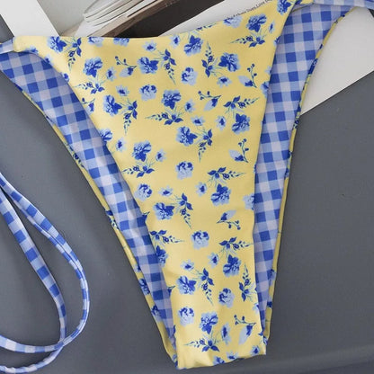 Bikini con patrón de flores